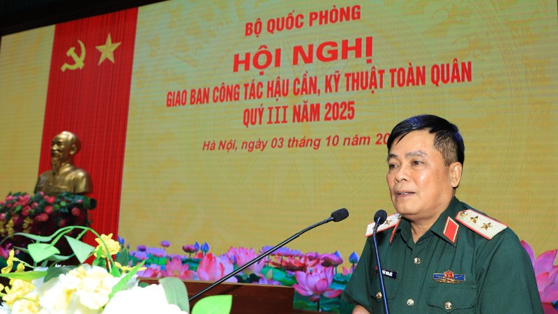 Trung tướng Trần Minh Đức, Chủ nhiệm Tổng cục Hậu cần-Kỹ thuật phát biểu tại Hội nghị.
