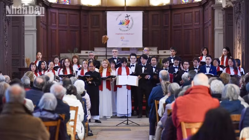 Số tiền gây quỹ được dùng để hỗ trợ trẻ em là nạn nhân chất độc da cam tại Việt Nam. (Ảnh: MINH DUY)