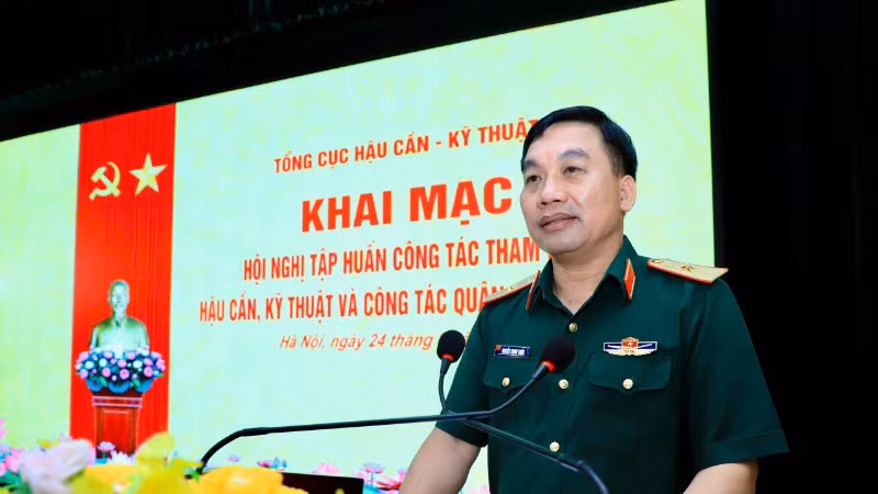 Thiếu tướng Nguyễn Trọng Thiện, Phó Chủ nhiệm Tổng cục Hậu cần-Kỹ thuật phát biểu khai mạc Hội nghị. 