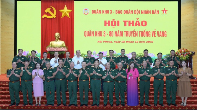 Các đại biểu tại hội thảo.