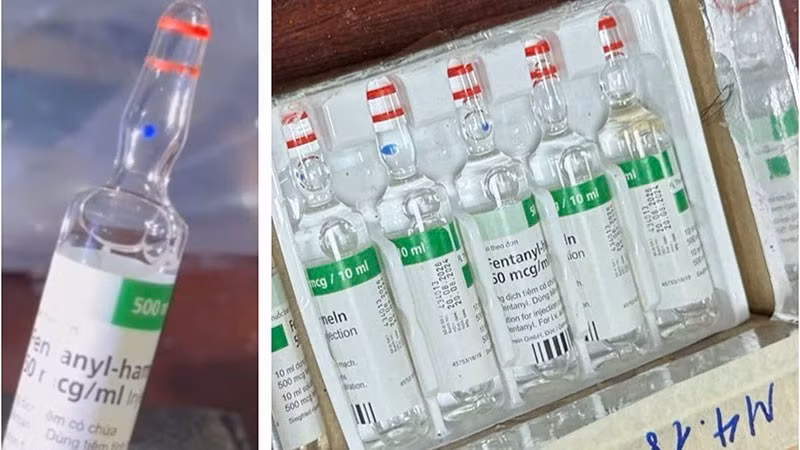 Thu giữ các lọ ma túy “cực độc” fentanyl tại nhà đối tượng Nguyễn Văn Tuấn.