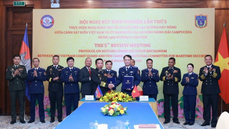 Hai bên ký kết biên bản.