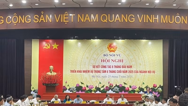 Quảng cảnh hội nghị.
