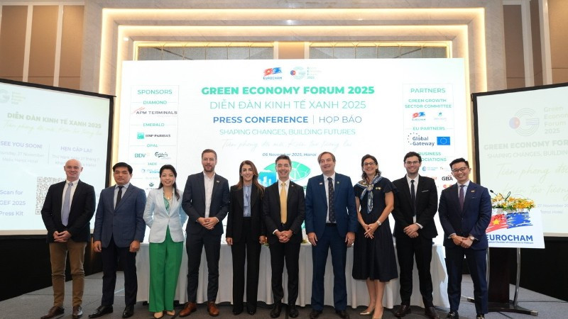 Các đại biểu tham dự họp báo công bố Diễn đàn Kinh tế Xanh 2025. (Ảnh: EUROCHAM)
