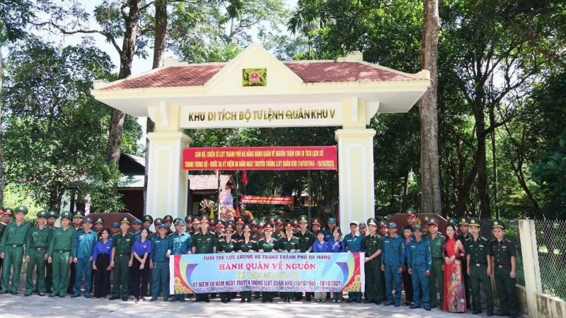 “Tượng đài chiến sĩ” Trung đoàn 143 được khánh thành trước thềm Đại hội đại biểu Đảng bộ Quân khu 5.