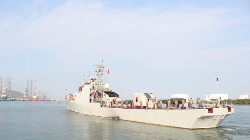 Tàu 17 xuất phát lên đường thực hiện nhiệm vụ.