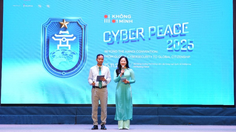 Diễn đàn Giáo dục An ninh mạng Cyber Peace 2025 với chủ đề “Sứ giả số: Hành động có trách nhiệm, kiến tạo một thế giới số an toàn và nhân văn”. (Ảnh: KHẮC KIÊN)