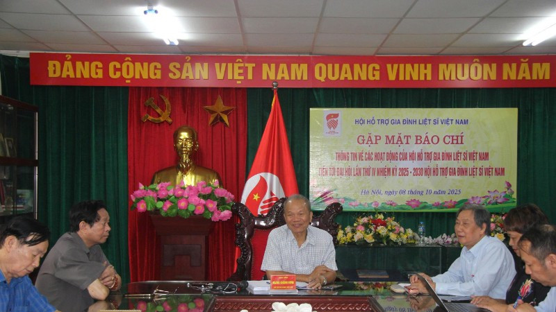 Hội Hỗ trợ gia đình liệt sĩ Việt Nam tổ chức gặp mặt báo chí nhằm tăng cường phối hợp tuyên truyền hoạt động tri ân liệt sĩ.