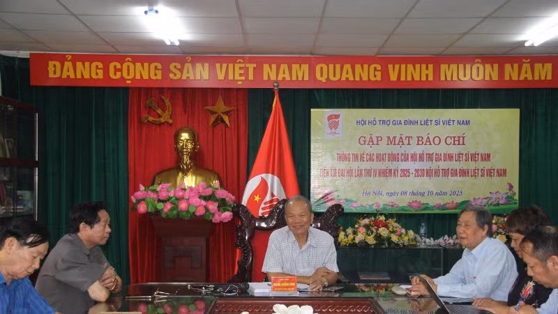 Hội Hỗ trợ gia đình liệt sĩ Việt Nam tổ chức gặp mặt báo chí nhằm tăng cường phối hợp tuyên truyền hoạt động tri ân liệt sĩ.