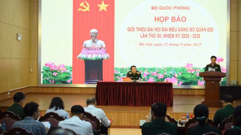 Quang cảnh họp báo.