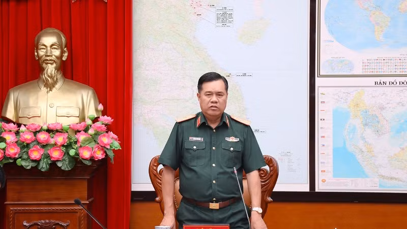 Thiếu tướng Huỳnh Tấn Hùng, Phó Chủ nhiệm Tổng cục Hậu cần-Kỹ thuật, phát biểu chỉ đạo tại buổi làm việc.