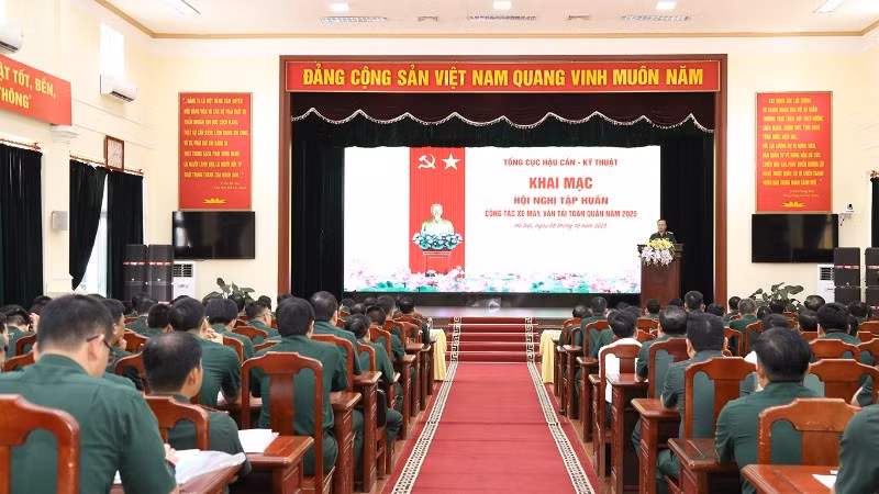 Khai mạc tập huấn công tác xe máy, vận tải toàn quân năm 2025.