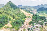 Một số vị trí cầu lớn vượt sông, phấn đấu trước Tết Nguyên đán sẽ thông toàn tuyến.