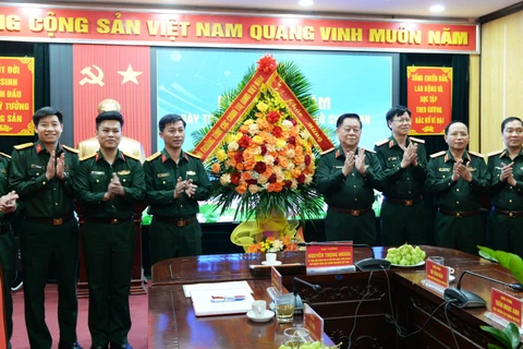 Đại tướng Nguyễn Trọng Nghĩa thăm, chúc mừng Ban Thanh niên Quân đội.