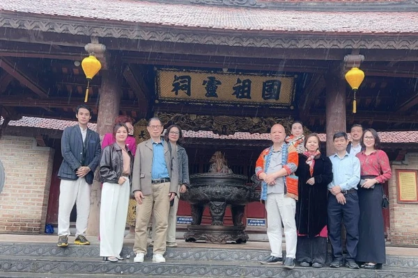 Ban Tổ chức khảo sát thực địa tại Đền Hùng để triển khai dự án.