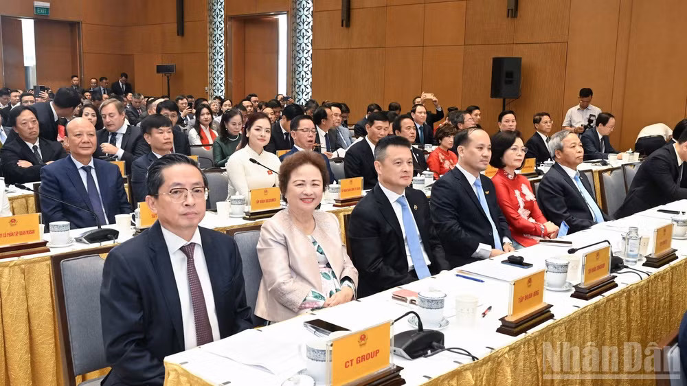 Đại diện lãnh đạo các tập đoàn, tổng công ty, doanh nghiệp tham dự hội nghị. (Ảnh: Trần Hải)