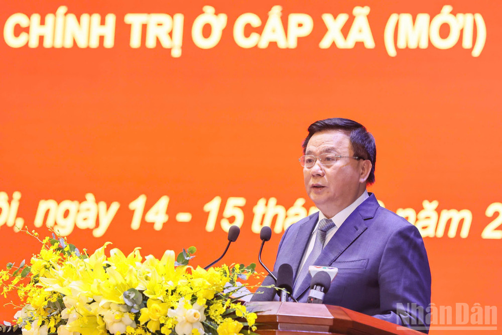 Đồng chí Nguyễn Xuân Thắng, Ủy viên Bộ Chính trị, Giám đốc Học viện Chính trị Quốc gia Hồ Chí Minh, Chủ tịch Hội đồng Lý luận Trung ương phát biểu tại hội nghị. ndo_br_a6.jpg