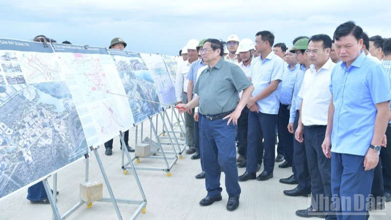 Thủ tướng Phạm Minh Chính cho ý kiến chỉ đạo về dự án (Ảnh: Thanh Giang). ndo_br_b2-8098-2916.jpg