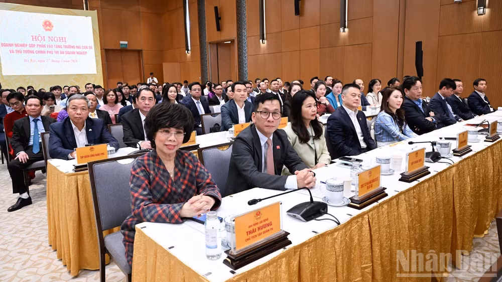 Đại diện lãnh đạo các tập đoàn, tổng công ty tham dự hội nghị. (Ảnh: TRẦN HẢI)
