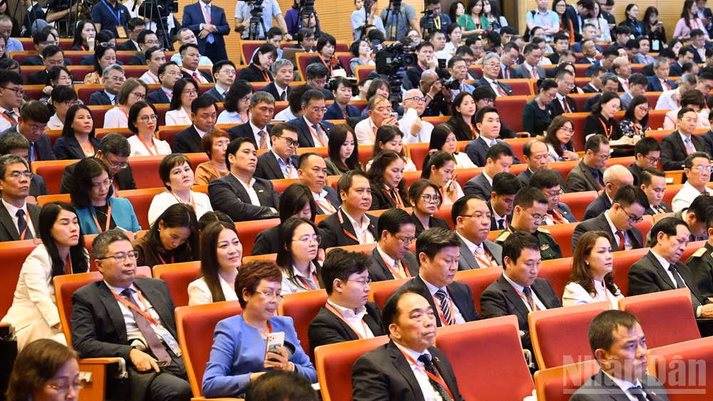 Các đại biểu tham dự phiên toàn thể. (Ảnh: Trần Hải)