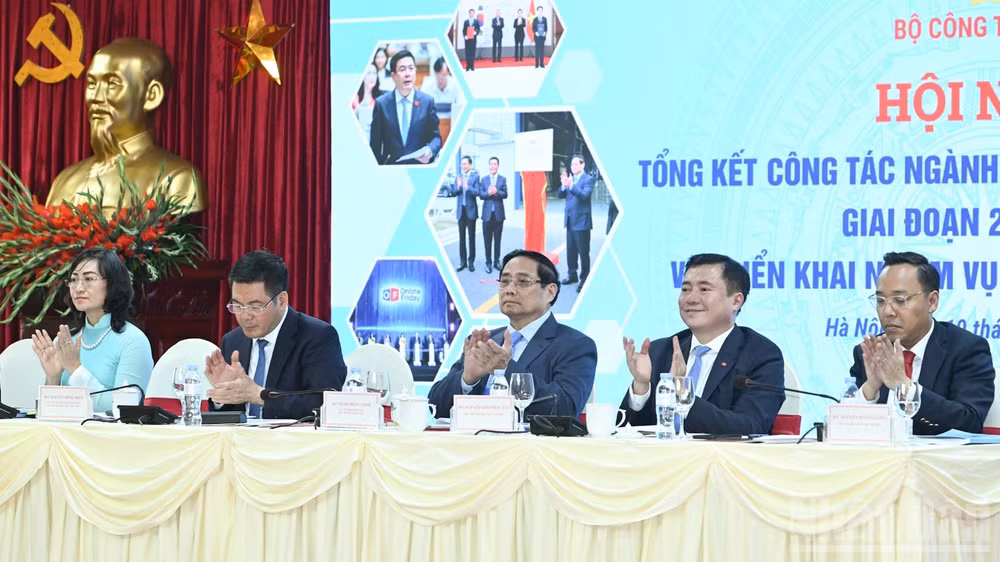 Thủ tướng Chính phủ Phạm Minh Chính dự Hội nghị tổng kết công tác ngành công thương năm 2025, triển khai nhiệm vụ năm 2026. (Ảnh: TRẦN HẢI)