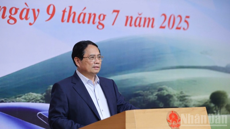Thủ tướng Phạm Minh Chính phát biểu ý kiến chỉ đạo tại Hội nghị. (Ảnh: TRẦN HẢI) ndo_br_a1-8160.jpg