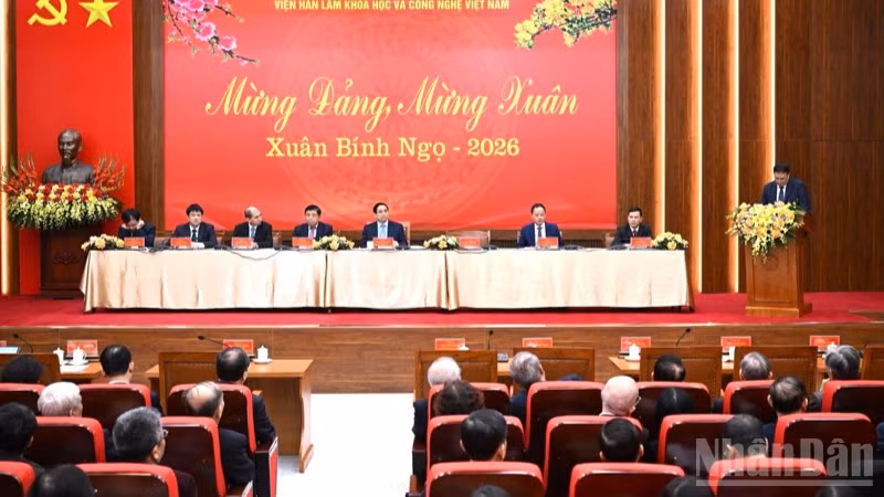 Quang cảnh buổi làm việc. (Ảnh: TRẦN HẢI)