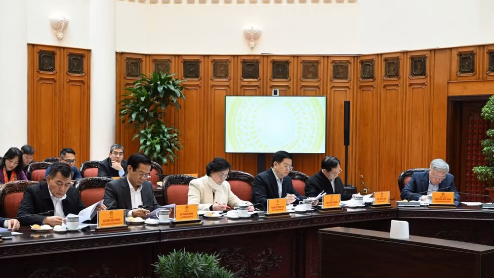 Các Phó Thủ tướng Chính phủ, lãnh đạo các bộ, ngành tham dự cuộc họp. (Ảnh: Trần Hải)