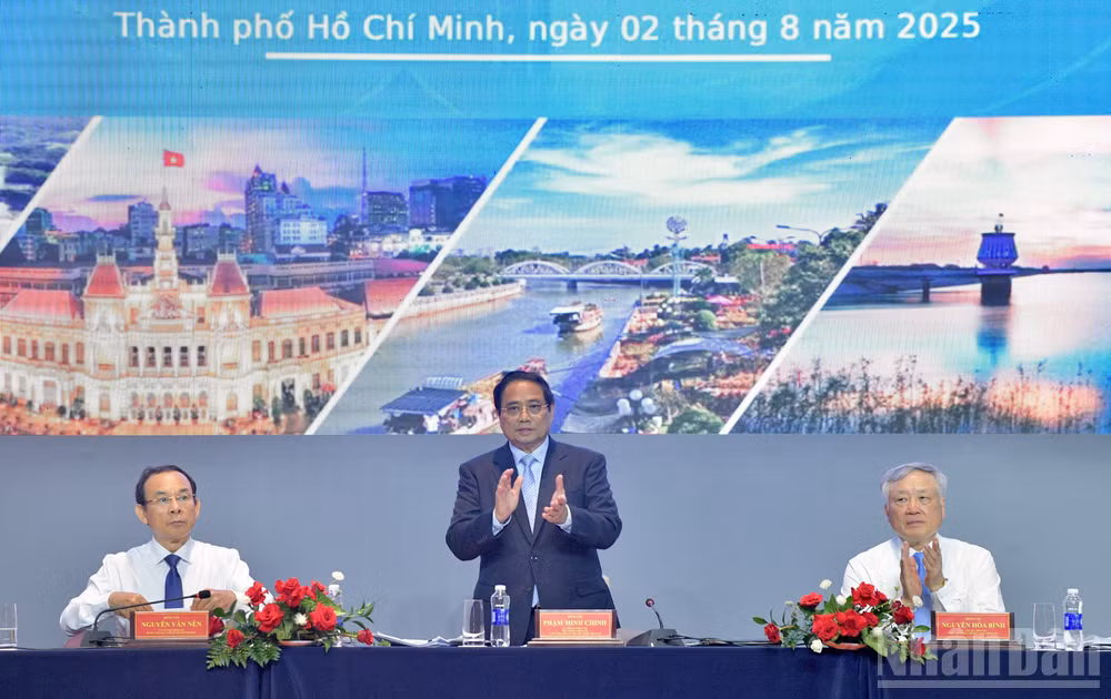 Thủ tướng Phạm Minh Chính chủ trì hội nghị. (Ảnh: Thanh Giang)