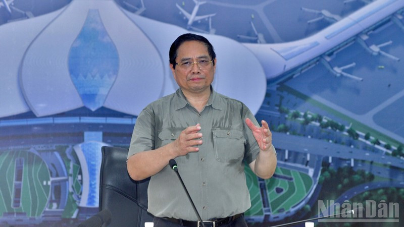 Thủ tướng Phạm Minh Chính phát biểu ý kiến chỉ đạo tại cuộc họp với các bộ, ngành,chủ đầu tư, đơn vị liên quan. (Ảnh: THANH GIANG) Thủ tướng Phạm Minh Chính phát biểu ý kiến chỉ đạo tại cuộc họp với các bộ, ngành,chủ đầu tư, đơn vị liên quan. (Ảnh: THANH GIANG)