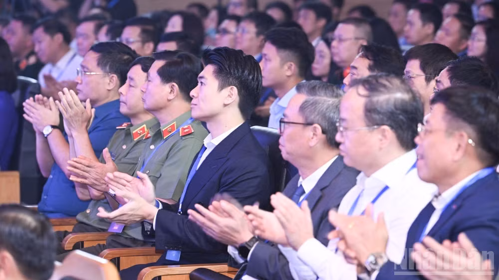 C&aacute;c đại biểu tham dự Lễ M&iacute;t-tinh hưởng ứng Ng&agrave;y An ninh mạng Việt Nam. (Ảnh: TRẦN HẢI)