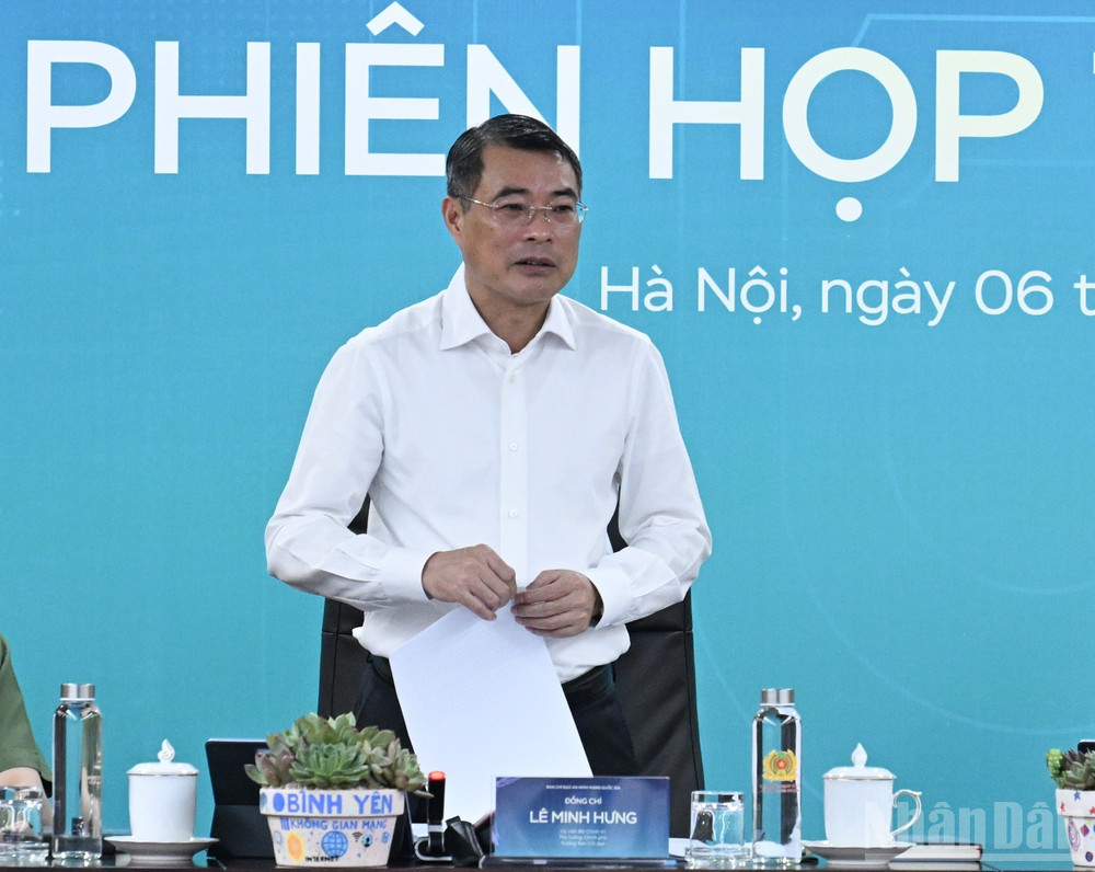 Thủ tướng Chính phủ Lê Minh Hưng - Trưởng Ban Chỉ đạo An ninh mạng quốc gia phát biểu ý kiến chỉ đạo tại phiên họp. (Ảnh: Trần Hải)