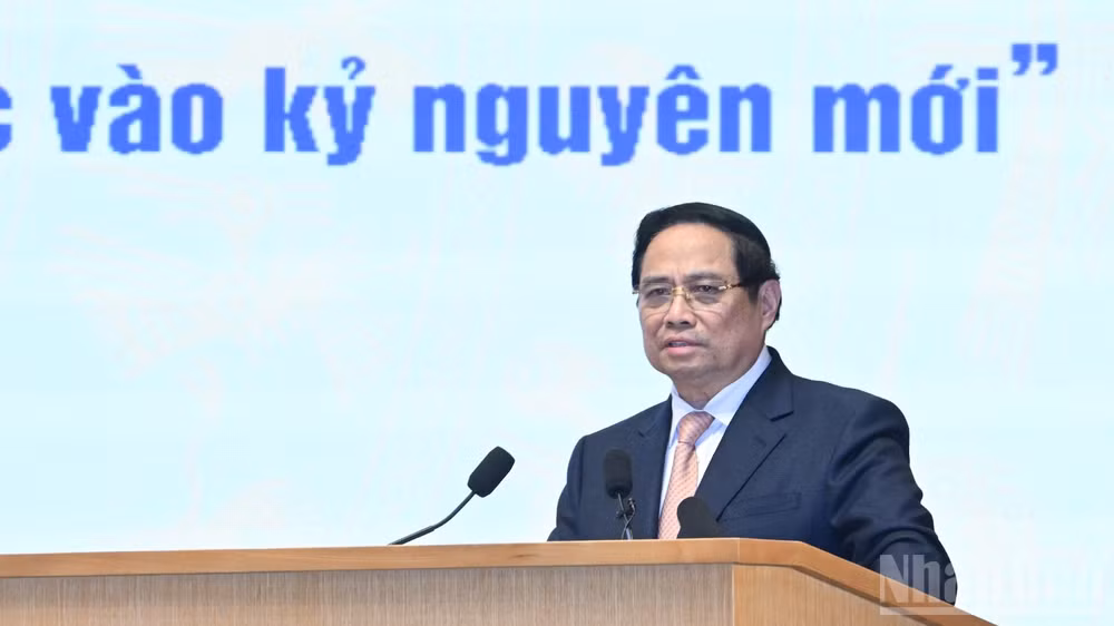 Thủ tướng Chính phủ Phạm Minh Chính phát biểu ý kiến chỉ đạo hội nghị. (Ảnh: TRẦN HẢI)