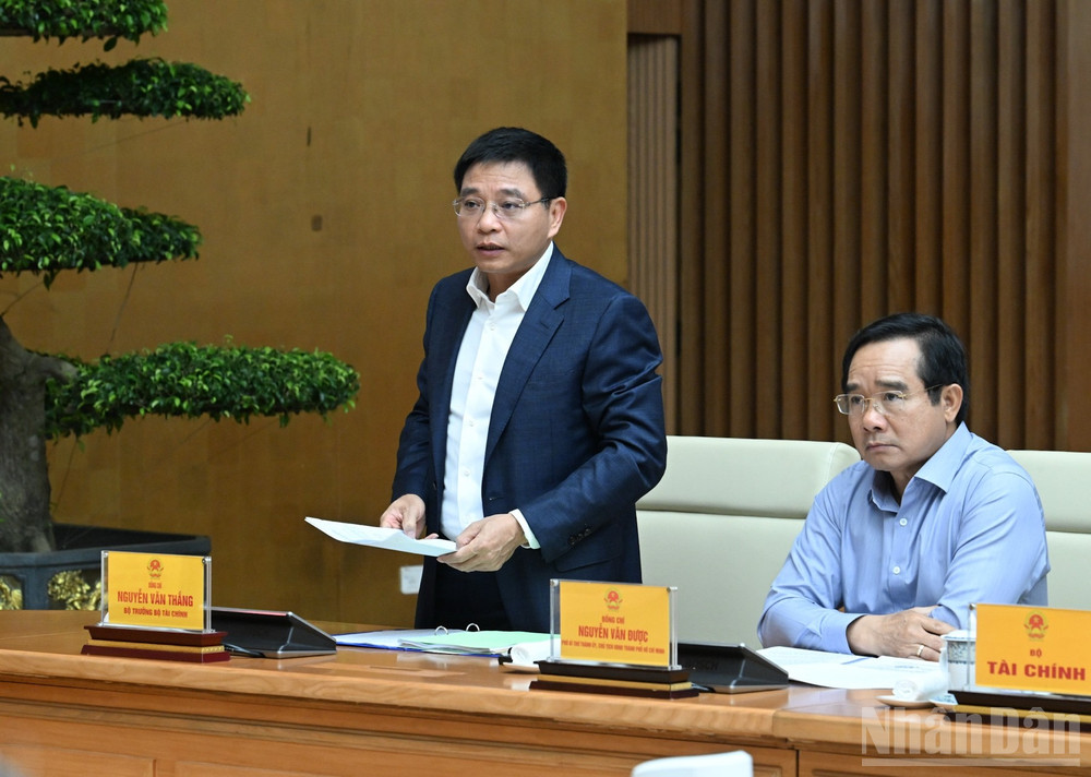 Bộ trưởng Tài chính Nguyễn Văn Thắng phát biểu ý kiến tại hội nghị. ndo_br_a7.jpg