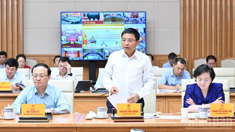 Bộ trưởng Tài chính Nguyễn Văn Thắng phát biểu ý kiến tại hội nghị. (Ảnh: TRẦN HẢI) ndo_br_a5-8281.jpg