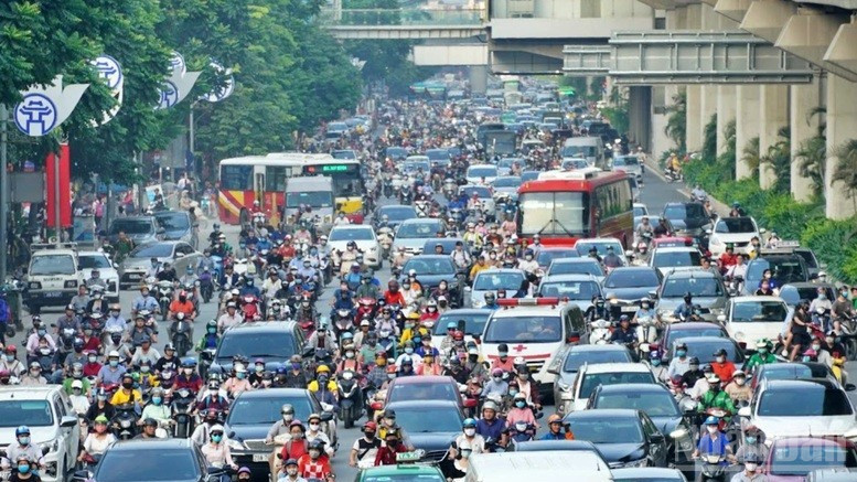 Khí thải từ phương tiện giao thông là nguồn gây ô nhiễm không khí chủ yếu. (Ảnh: VGP) ndo_br_t6-921.jpg
