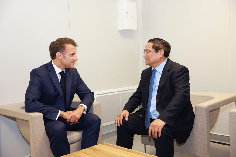 Thủ tướng Chính phủ Phạm Minh Chính hội kiến Tổng thống Pháp Emmanuel Macron. (Ảnh: Nhật Bắc/VGP) b2.jpg