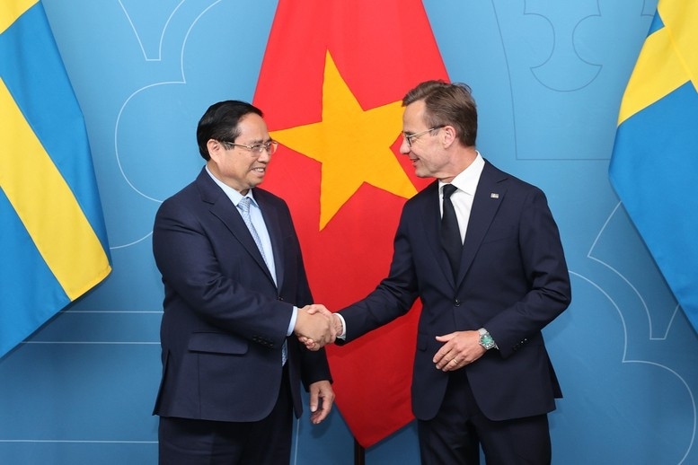 Thủ tướng Chính phủ Phạm Minh Chính và Thủ tướng Thụy Điển Ulf Kristerson trước hội đàm. (Ảnh: VGP/Nhật Bắc)