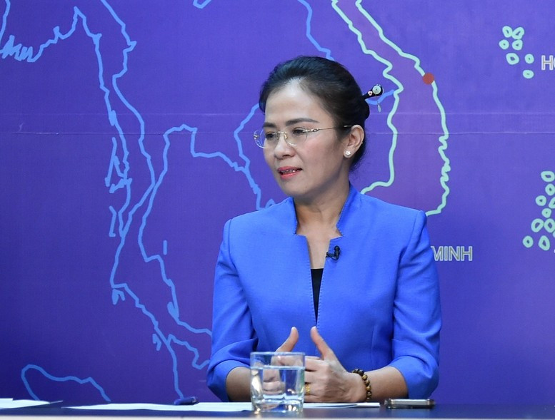 Bà Võ Thị Minh Sinh, Phó Bí thư Tỉnh ủy, Chủ tịch Ủy ban Mặt trận Tổ quốc, Trưởng Đoàn đại biểu Quốc hội, Phó trưởng Ban Chỉ đạo về xóa nhà tạm, dột nát tỉnh Nghệ An, chia sẻ về những kinh nghiệm, cách làm của địa phương. td5.jpg