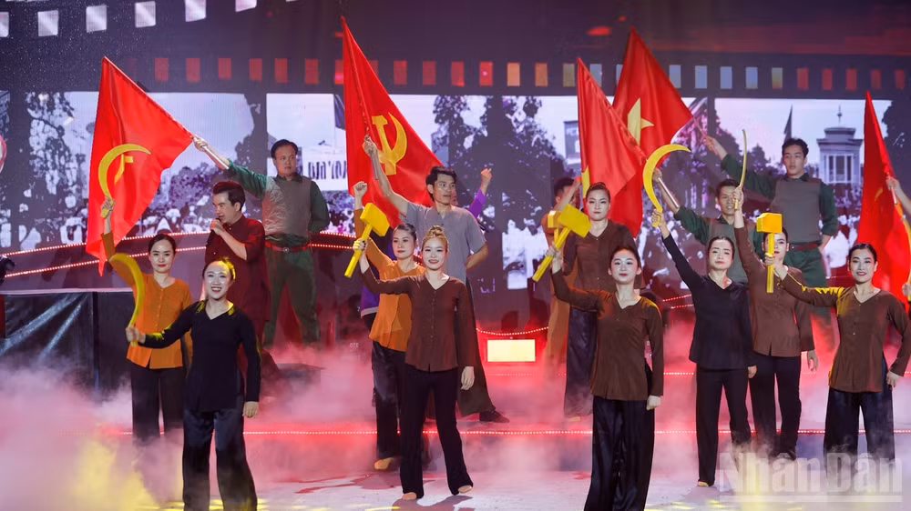 Một tiết mục văn nghệ đặc sắc được biểu diễn tại chương trình. (Ảnh: Nhật Bắc/VGP)