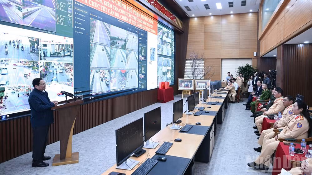 Thủ tướng Phạm Minh Chính mong muốn lực lượng Cảnh sát giao thông tiếp tục phát huy thành quả của năm 2025 để làm tốt hơn trong năm 2026. (Ảnh: Trần Hải)