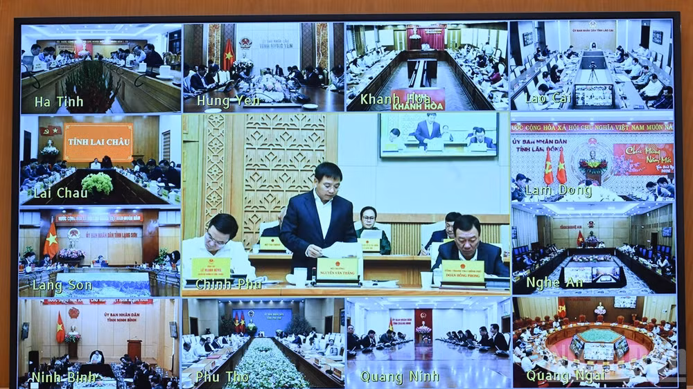 Phiên họp được truyền trực tuyến đến các tỉnh, thành phố trên cả nước. (Ảnh: TRẦN HẢI)