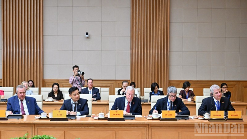 Các đại biểu phía Hoa Kỳ tham dự buổi làm việc. (Ảnh: Trần Hải). Các đại biểu phía Hoa Kỳ tham dự buổi làm việc. (Ảnh: Trần Hải).