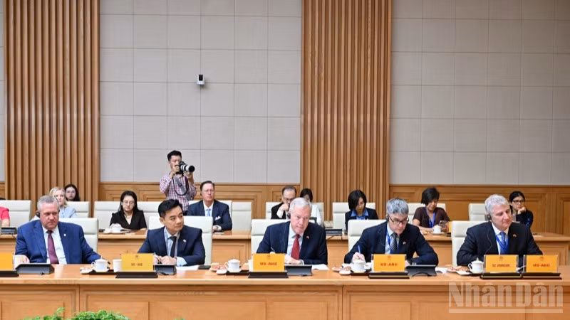 Các đại biểu phía Hoa Kỳ tham dự buổi làm việc. (Ảnh: Trần Hải).