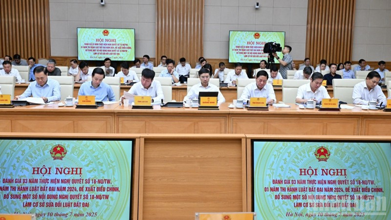 Các đại biểu tham dự hội nghị. (Ảnh: TRẦN HẢI) ndo_br_a2-5547.jpg