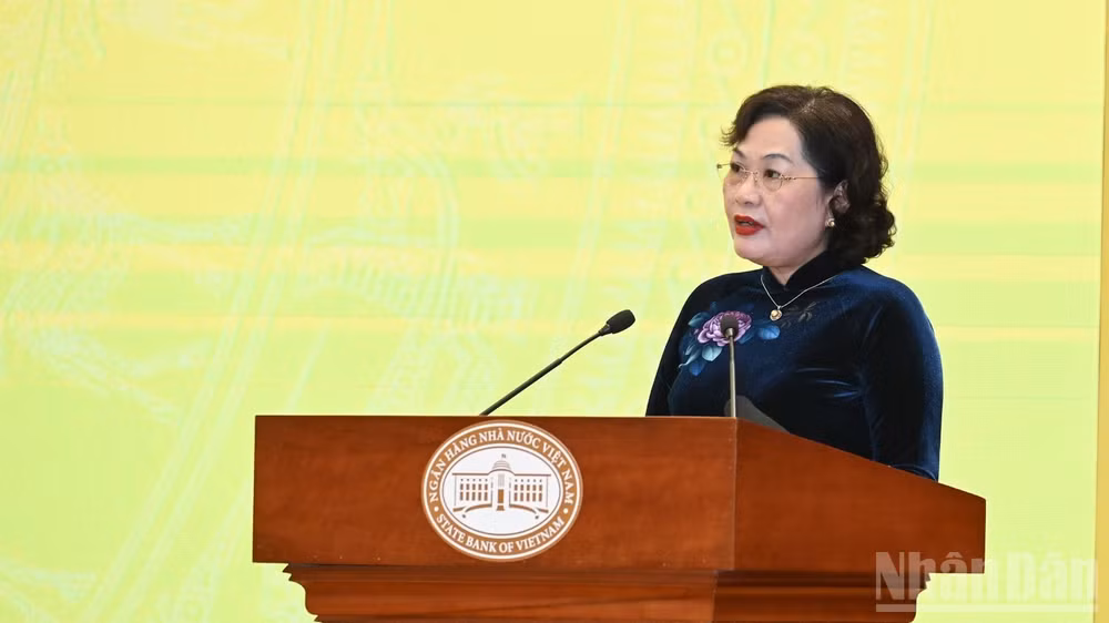 Thống đốc Ngân hàng Nhà nước Nguyễn Thị Hồng phát biểu ý kiến tại hội nghị. (Ảnh: Trần Hải)