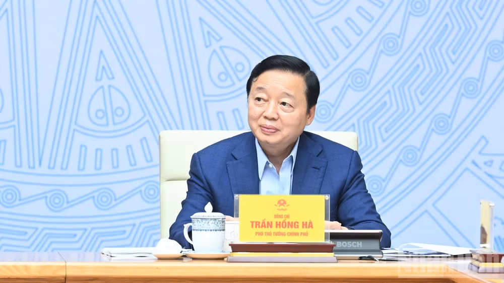 Phó Thủ tướng Trần Hồng Hà phát biểu ý kiến tại phiên họp. (Ảnh: TRẦN HẢI)