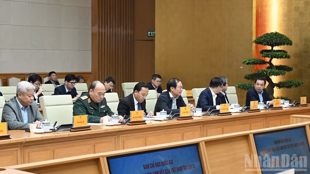 Đại diện lãnh đạo các bộ, ngành, cơ quan tham dự phiên họp. (Ảnh: TRẦN HẢI)