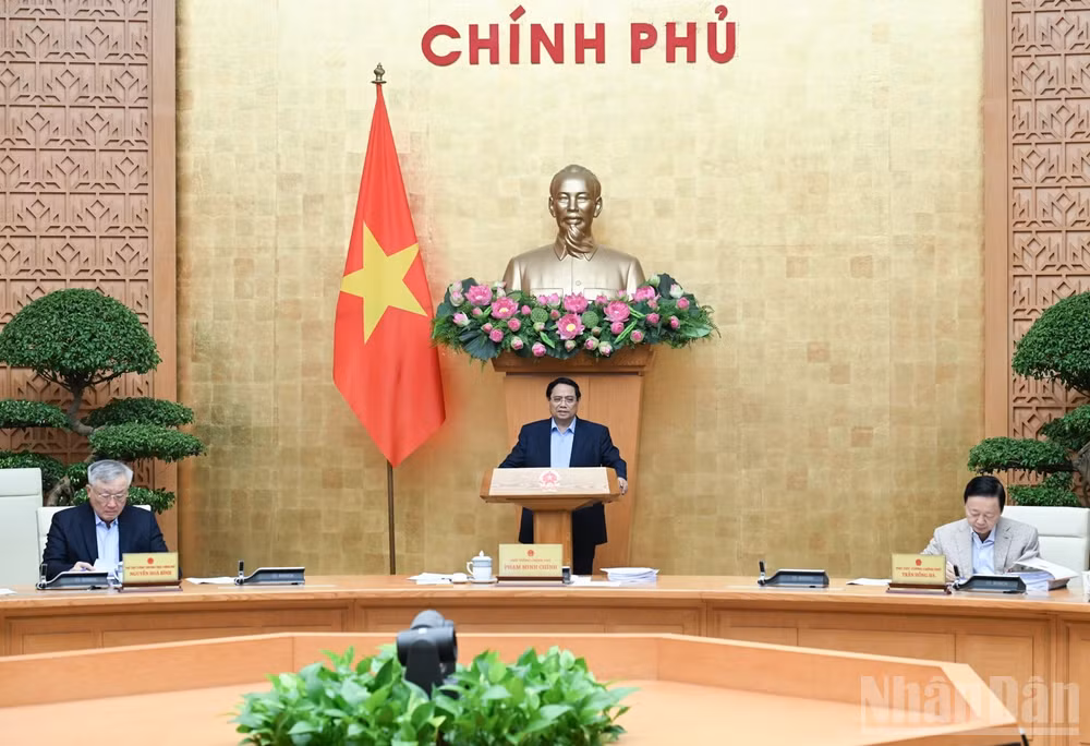 Thủ tướng Phạm Minh Chính chủ trì Phiên họp Chính phủ thường kỳ tháng 10 trực tuyến với các địa phương. (Ảnh: TRẦN HẢI)