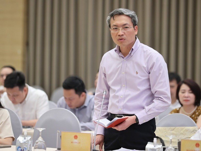 Thiếu tướng Nguyễn Quốc Toản, Chánh Văn phòng, Người phát ngôn Bộ Công an, thông tin về kết quả chiến dịch truy quét hàng giả, hàng nhái và gian lận thương mại. (Ảnh: VGP) bca.jpg